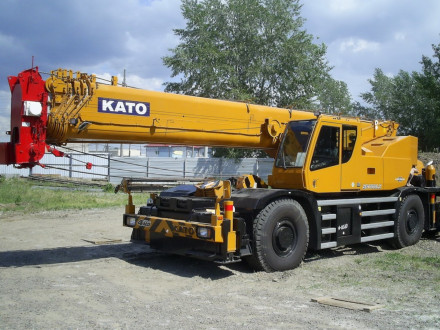 Автокран KATO CR-100